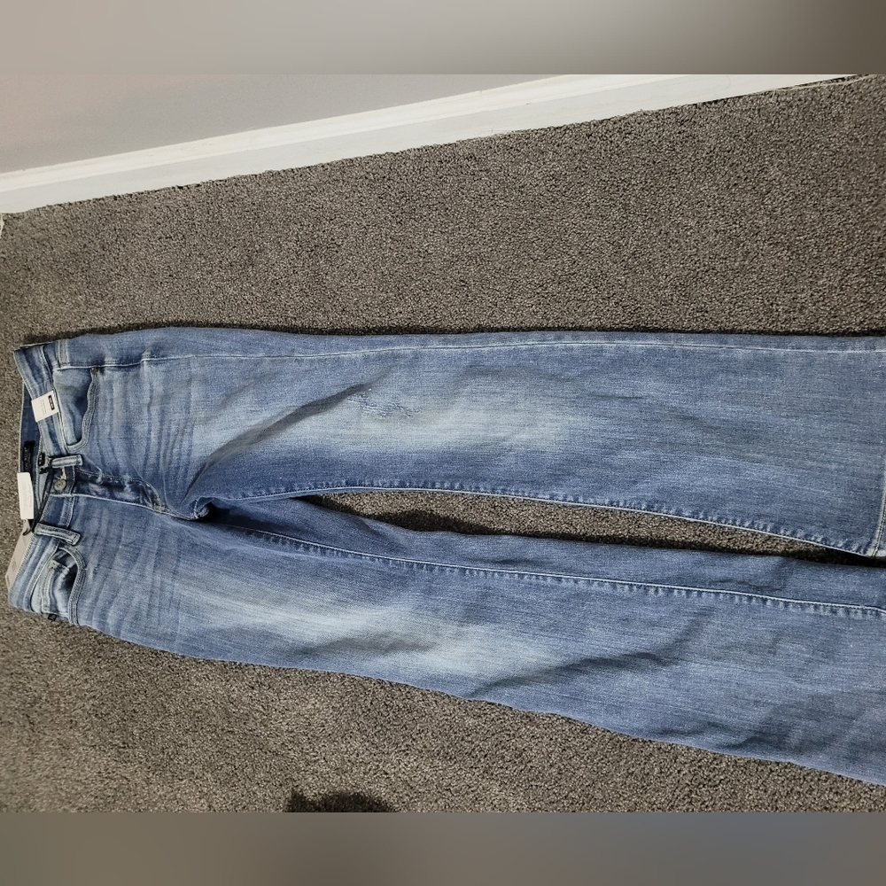 Brand new Judy Blue Jeans. Size 1 and 3 available! Tags still on!